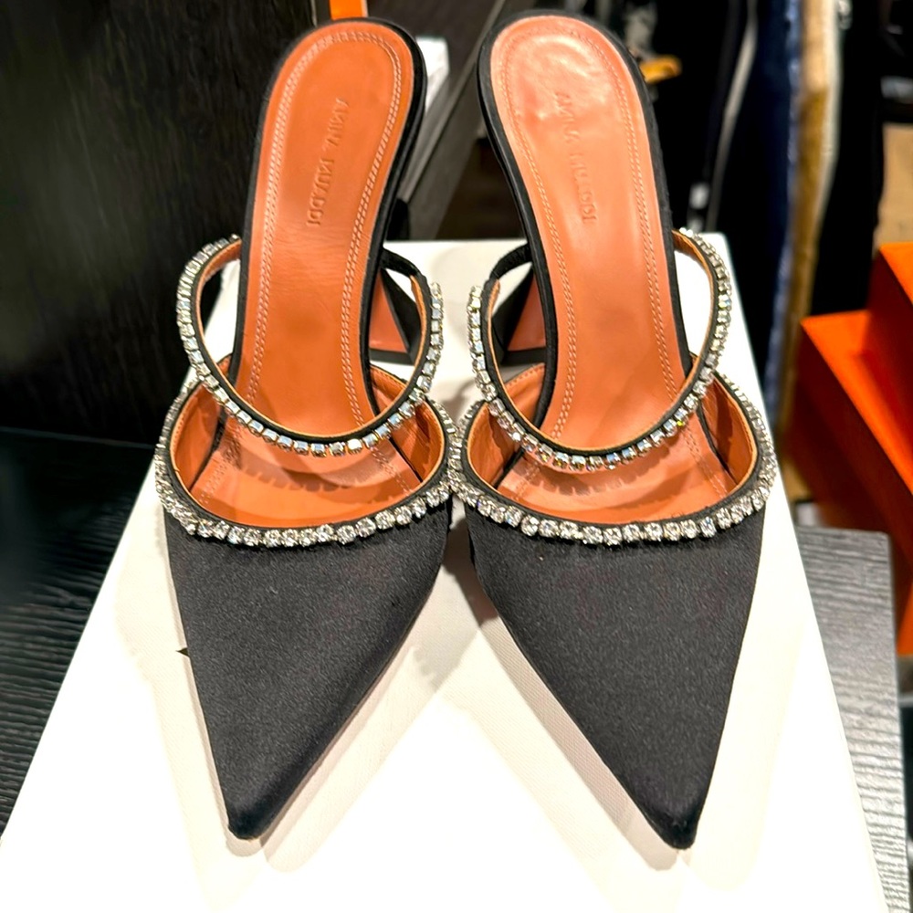 Amina Muaddi Gildamule